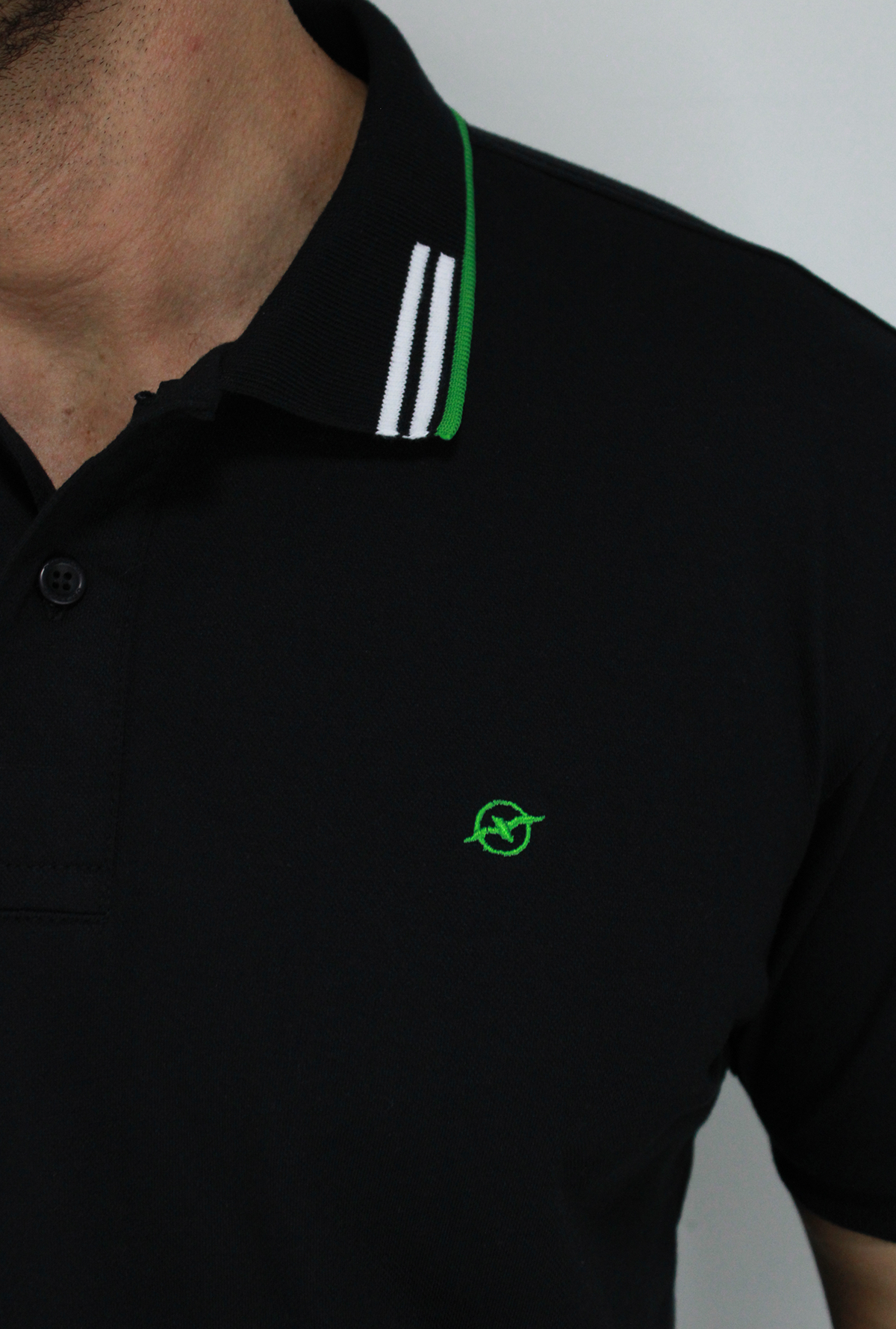 Camiseta Tipo Polo Negra Para Hombre DMPOUT03