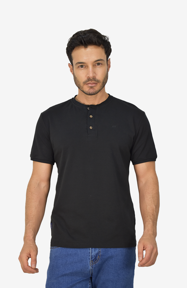 Camiseta Básica Negra Cuello Henley para Hombre