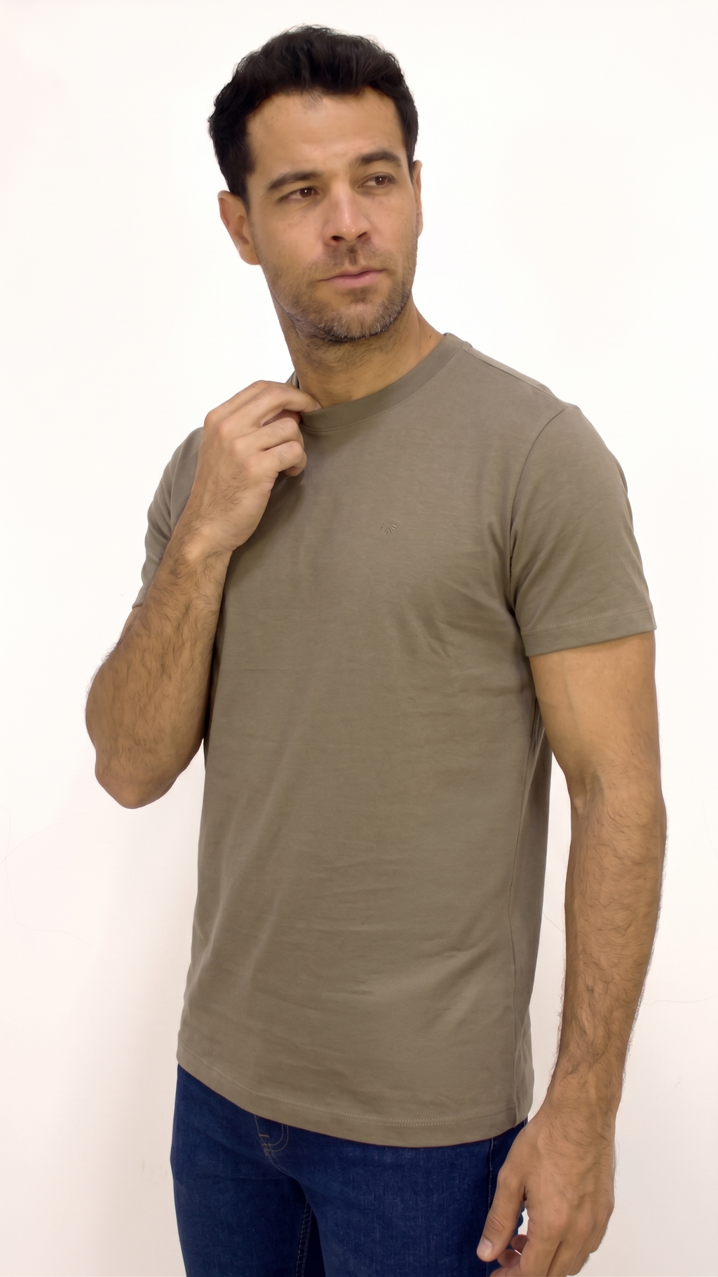 CAMISETA BÁSICA PESADA CUELLO REDONDO CAFE PARA HOMBRE
