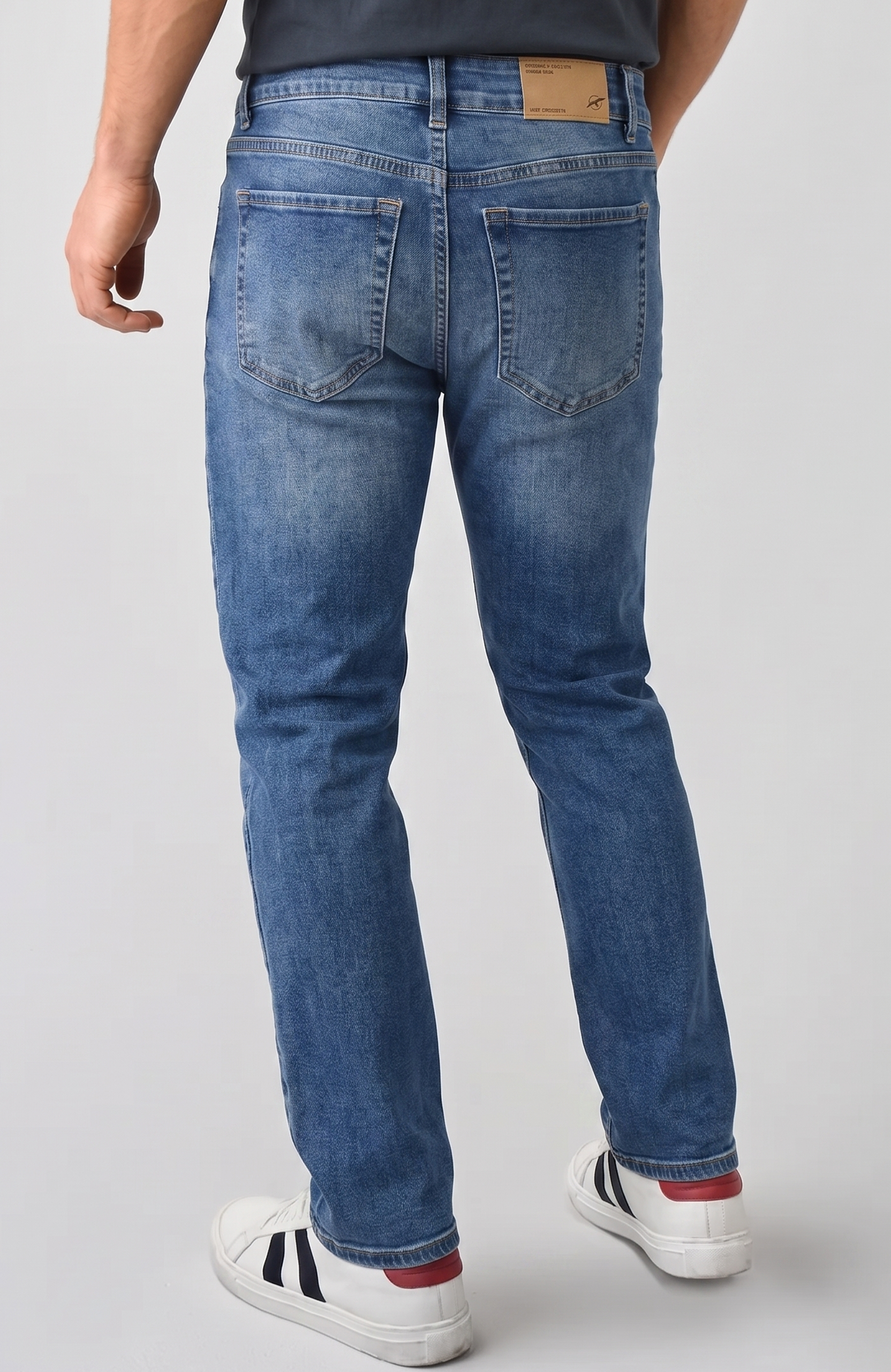 JEAN REGULAR AZUL MEDIO PARA HOMBRE