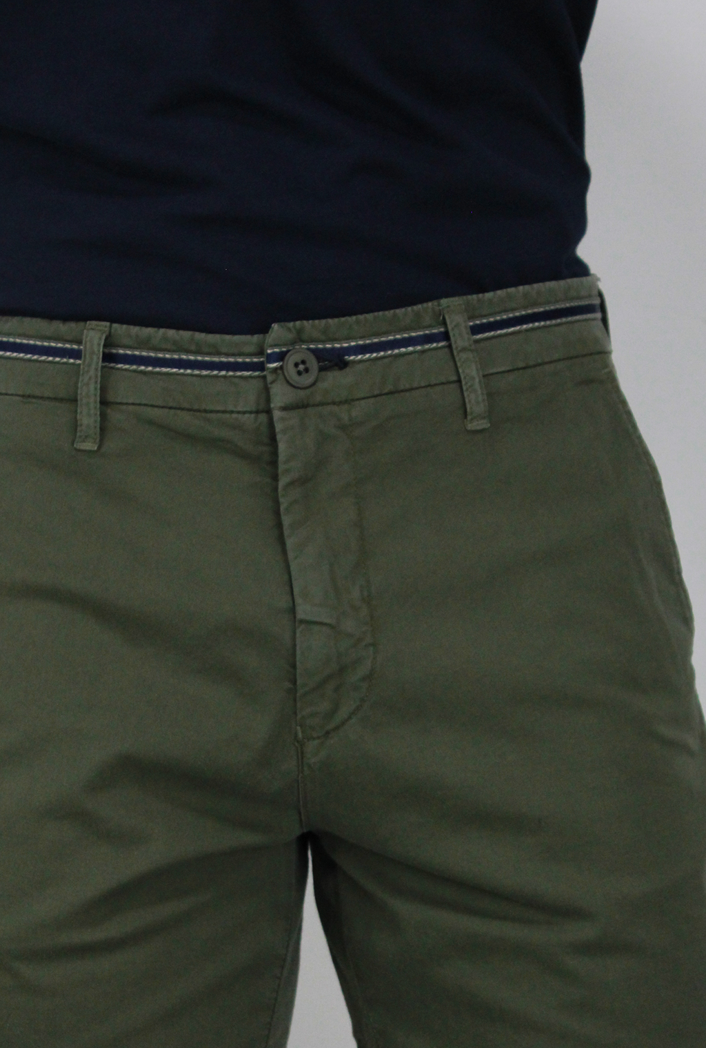 Bermuda hombre Verde Militar DMB3005