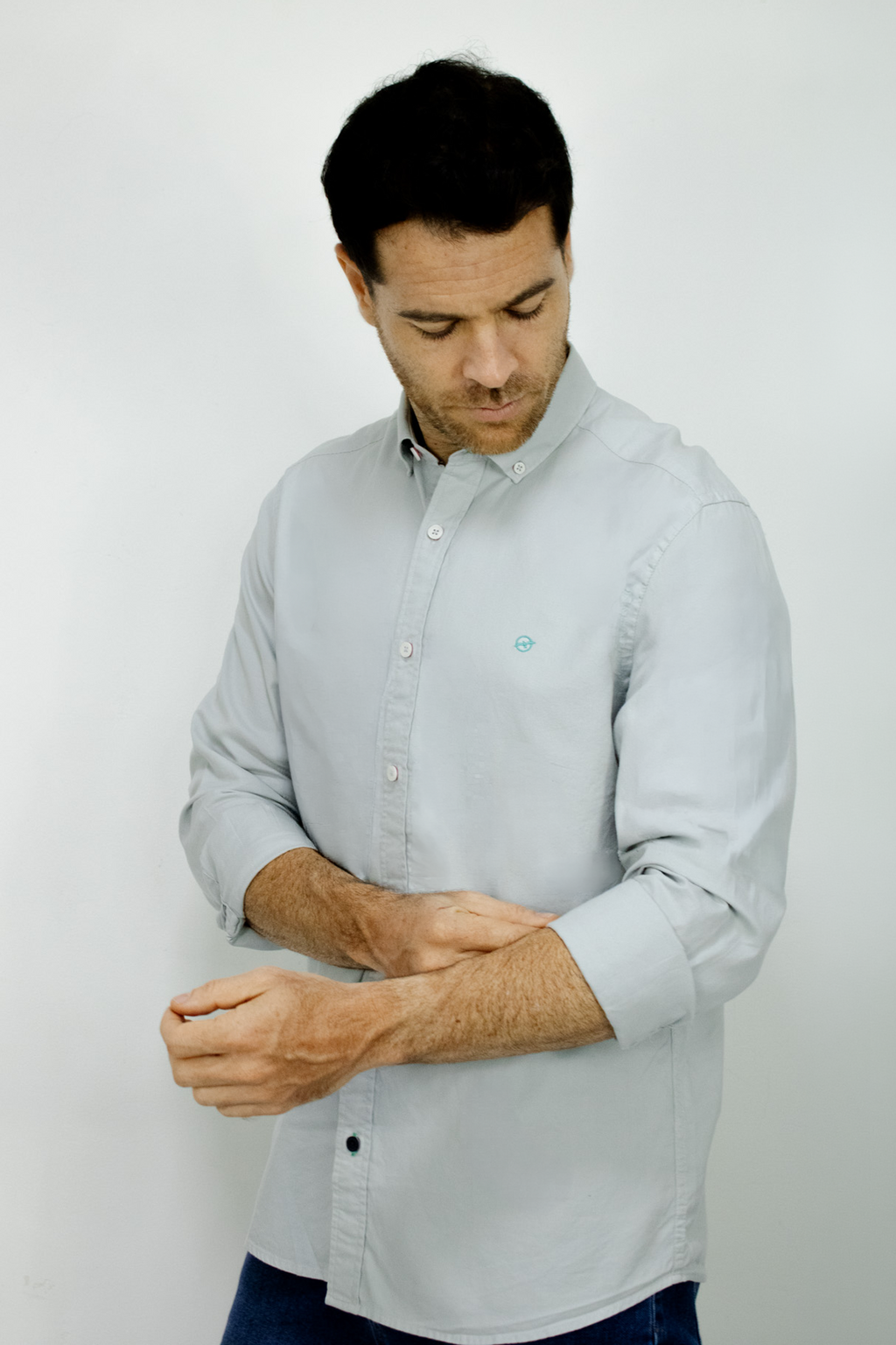 Camisa Manga Larga Gris Oxford Para Hombre