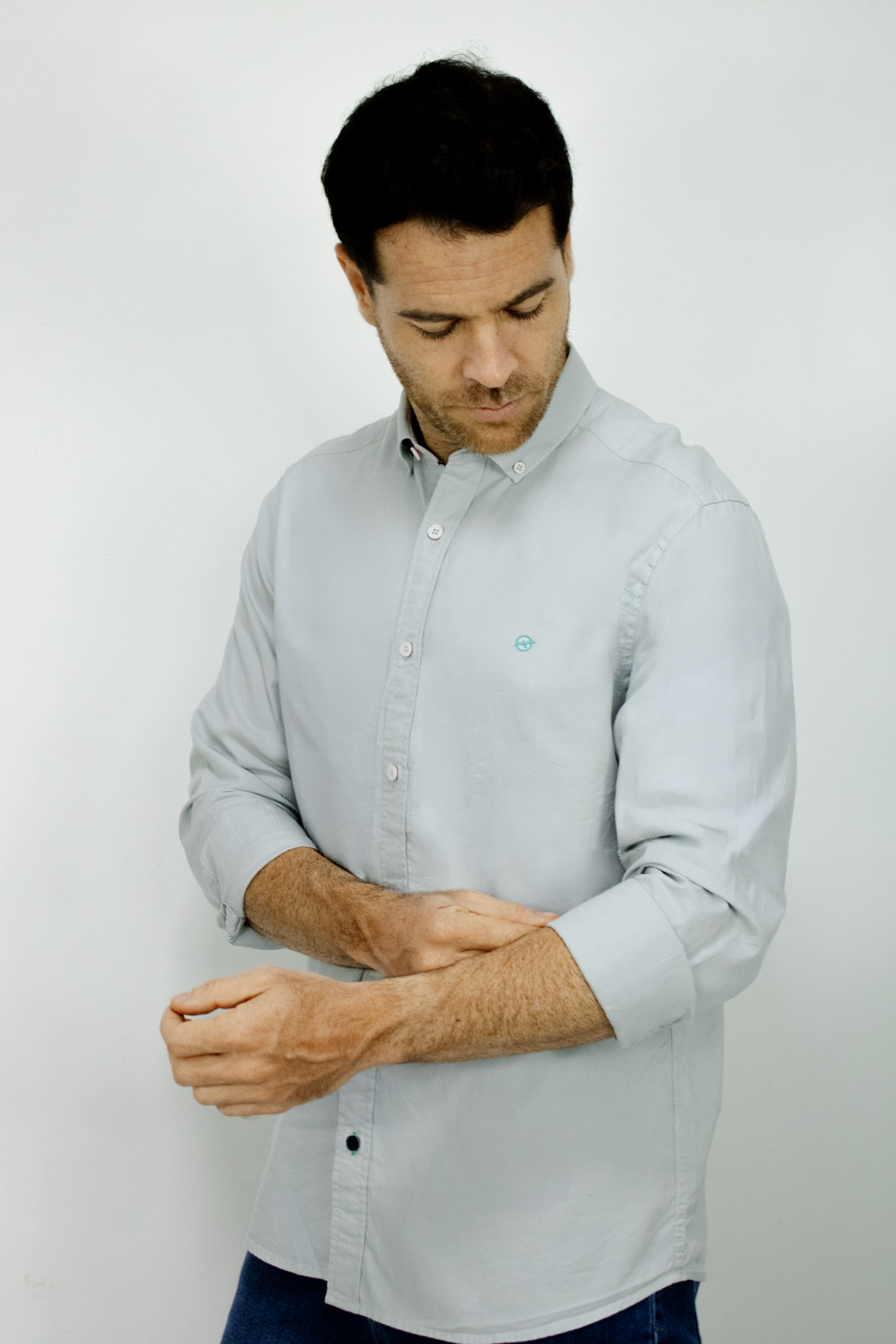 Camisa Manga Larga Gris Oxford Para Hombre