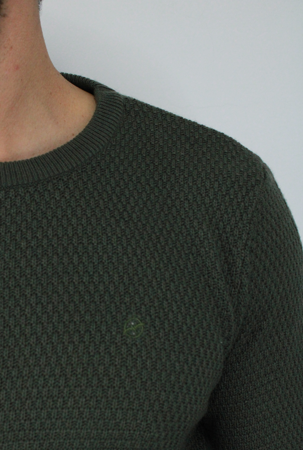Sweater Verde Militar Para Hombre DMST09