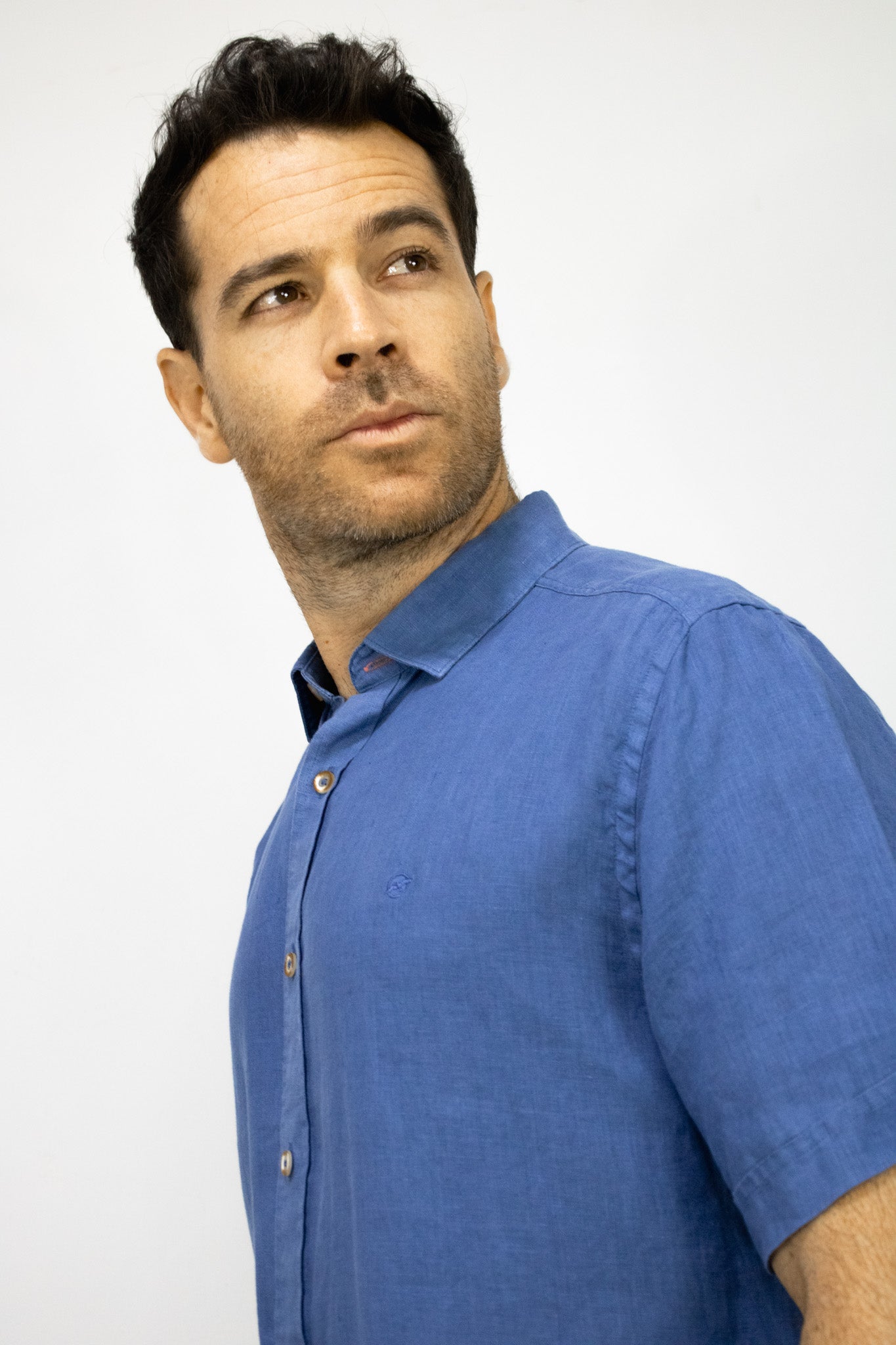 CAMISA LINO MANGA CORTA AZUL PARA HOMBRE