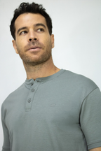 Camiseta Cuello Henley Manga Corta para Hombre
