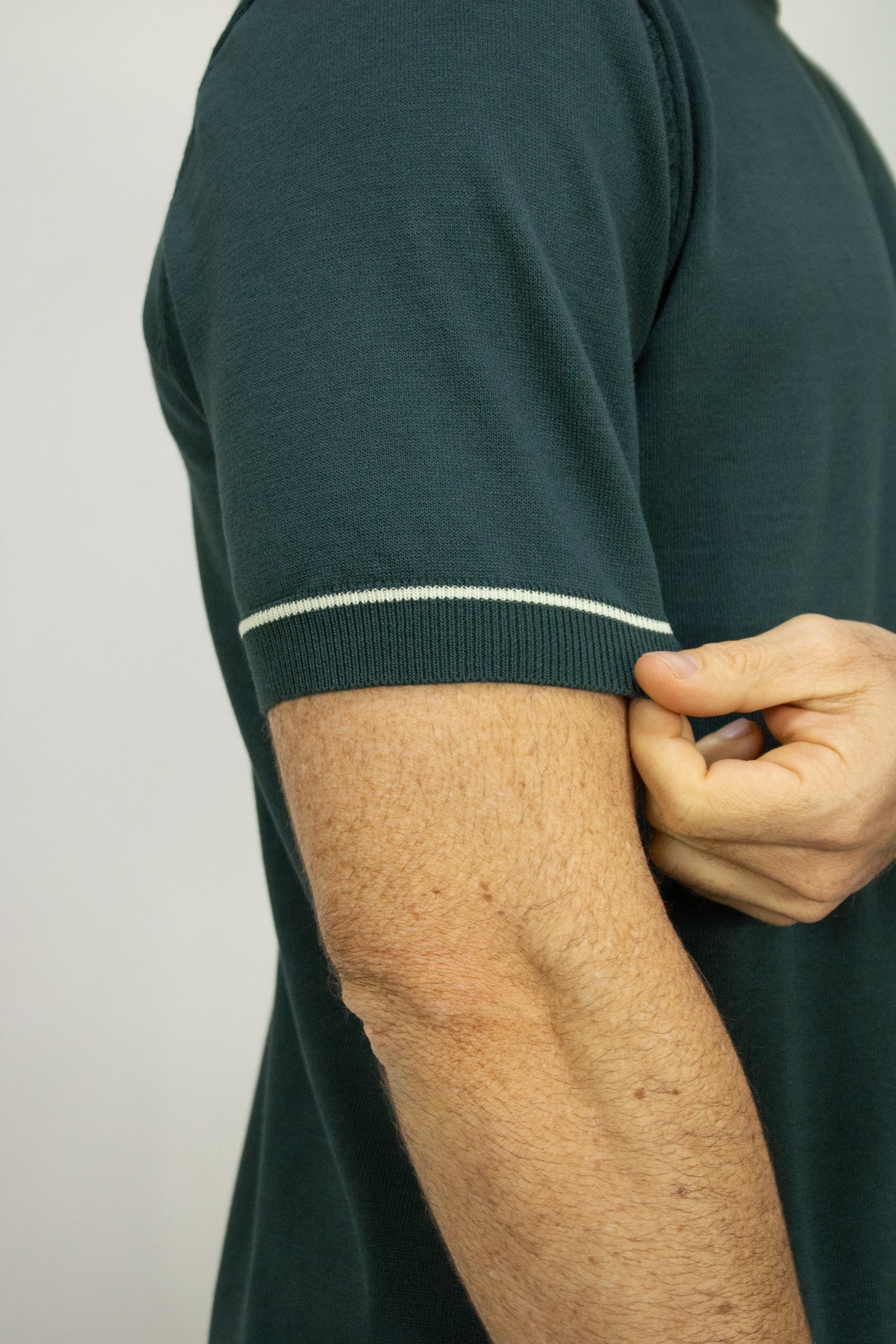 CAMISETA TEJIDA VERDE PARA HOMBRE