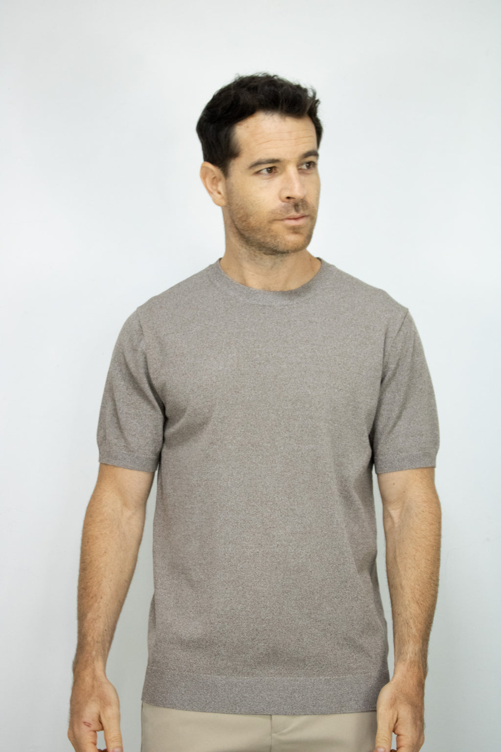 CAMISETA TEJIDA CAFE PARA HOMBRE