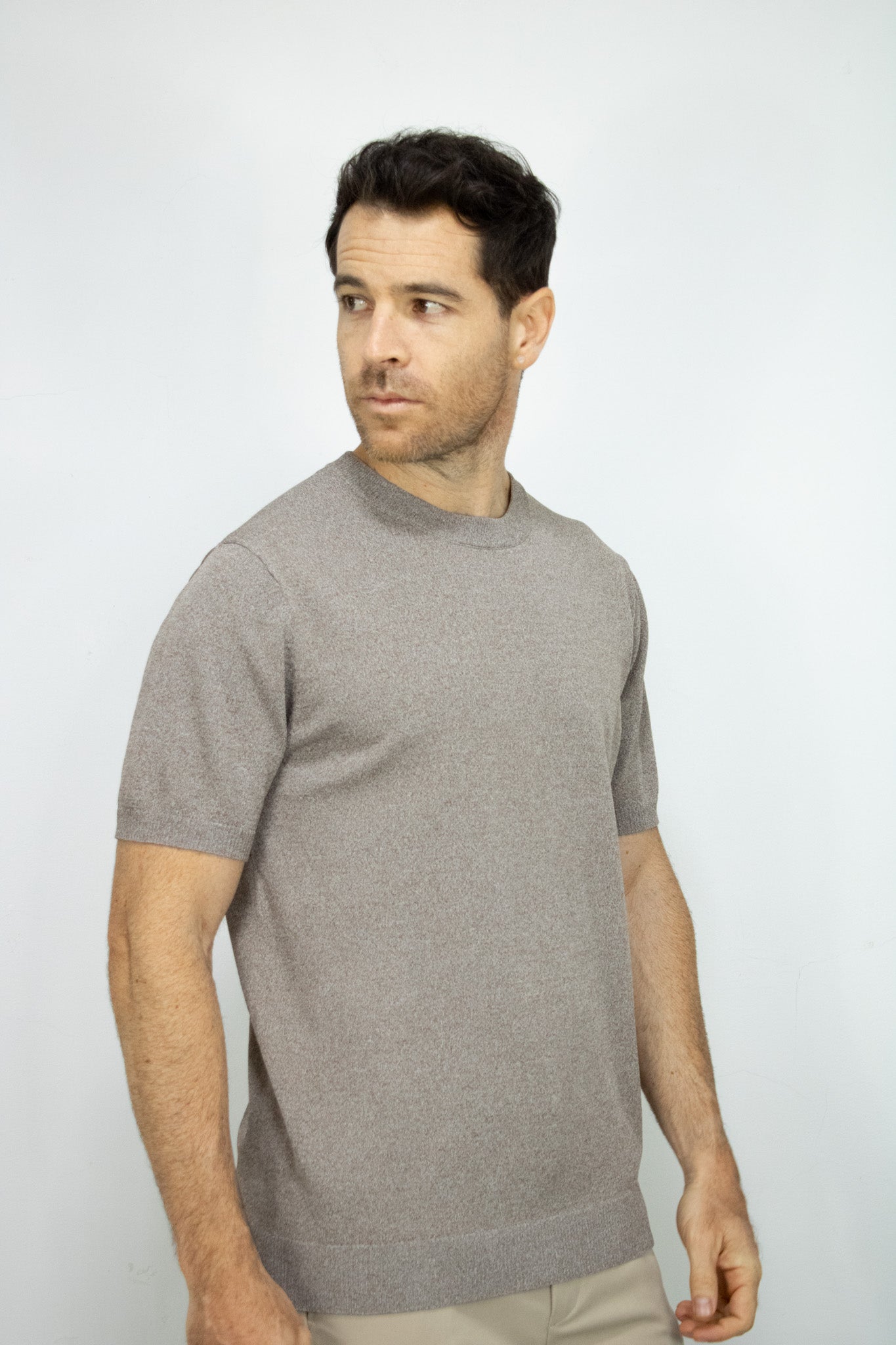 CAMISETA TEJIDA CAFE PARA HOMBRE