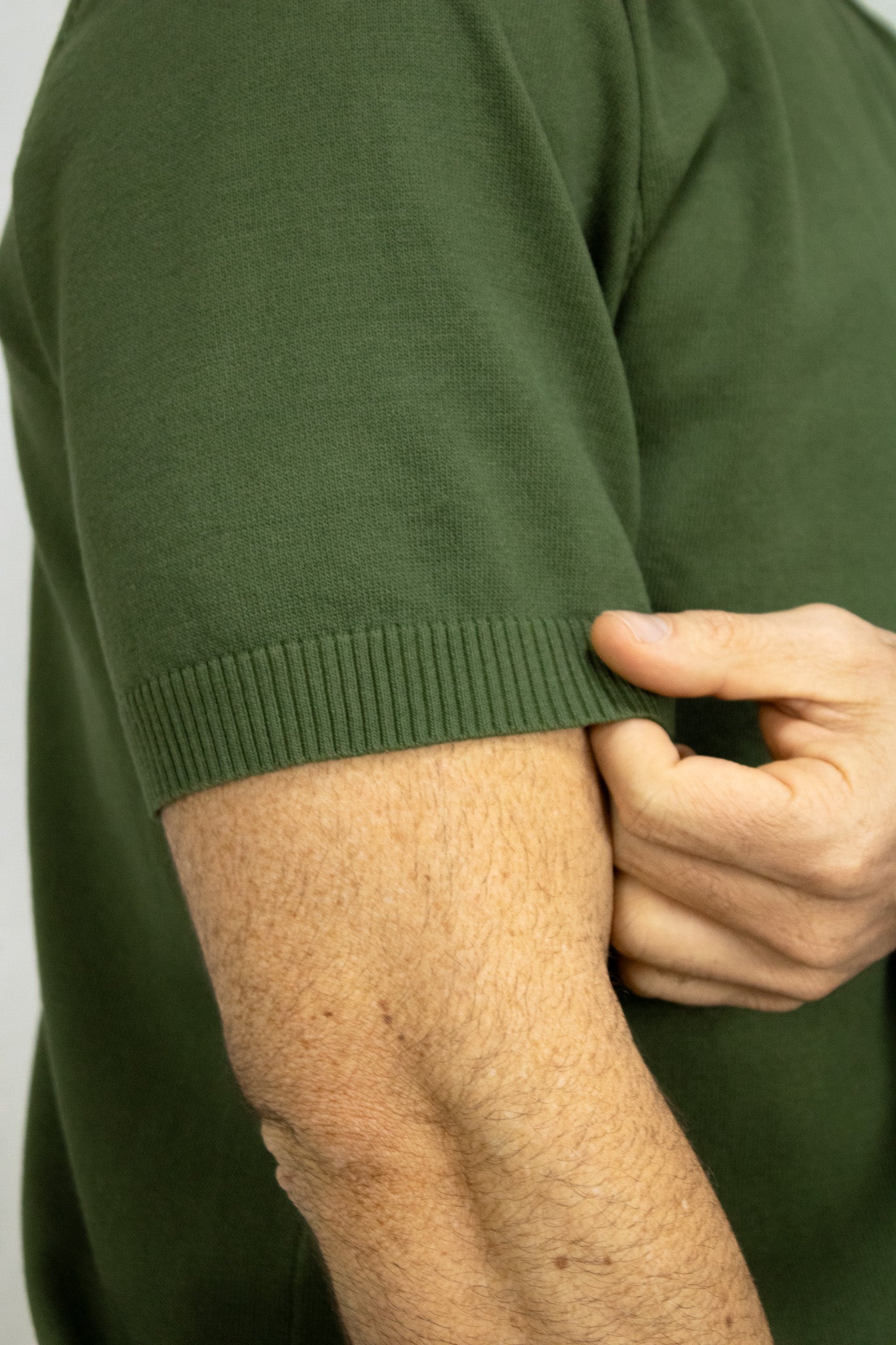 CAMISETA TEJIDA VERDE PARA HOMBRE