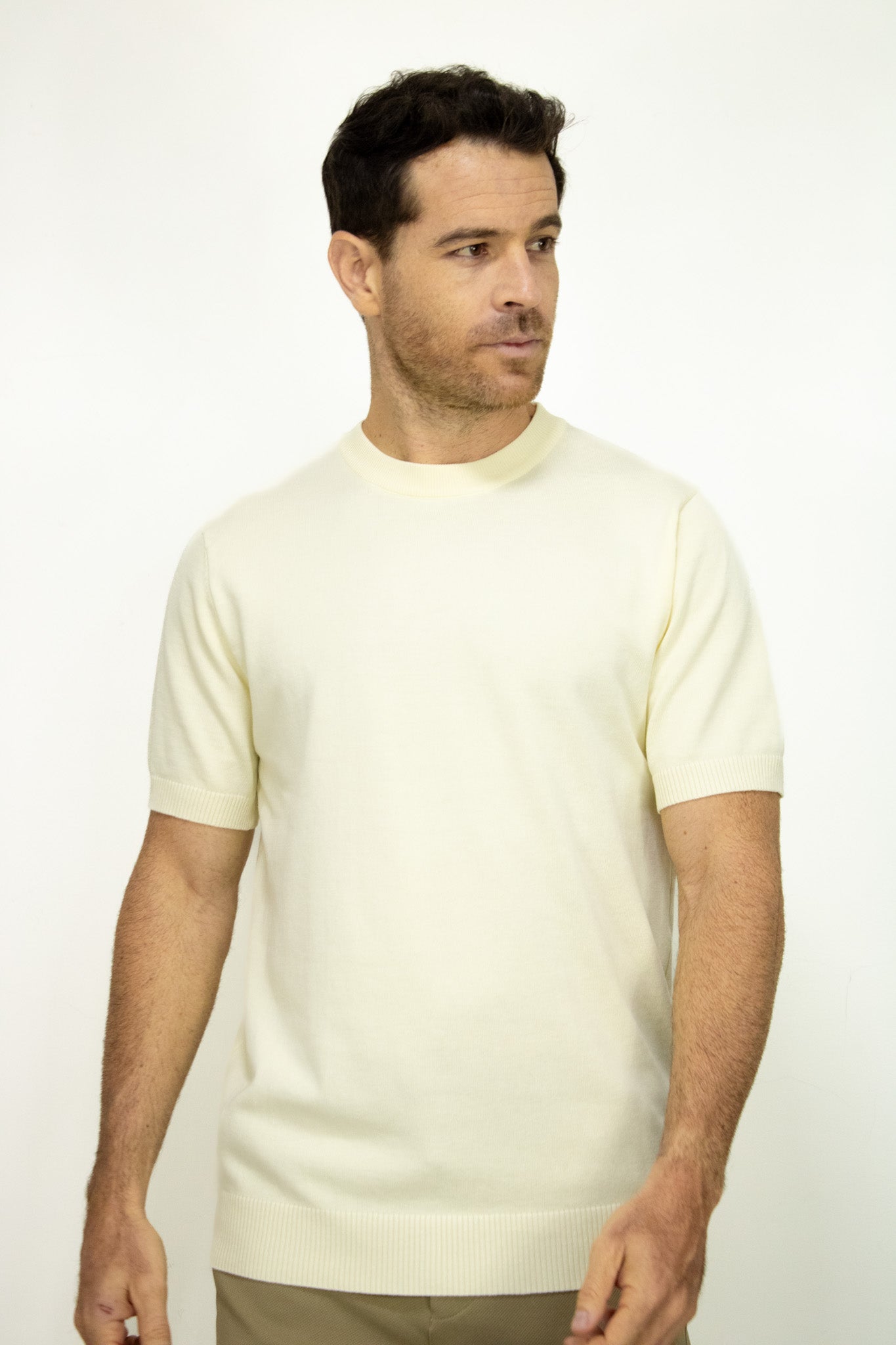 CAMISETA TEJIDA BEIGE PARA HOMBRE