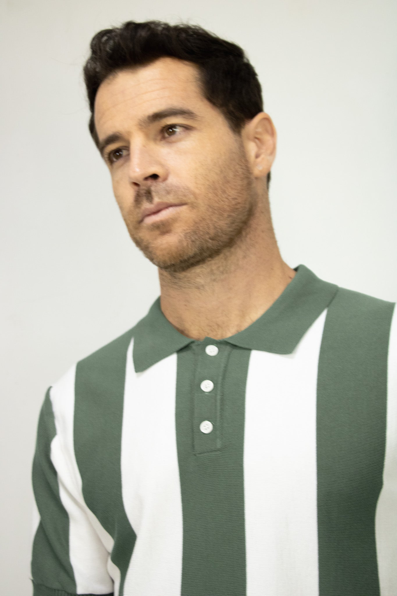 POLO TEJIDA RAYAS VERDE PARA HOMBRE