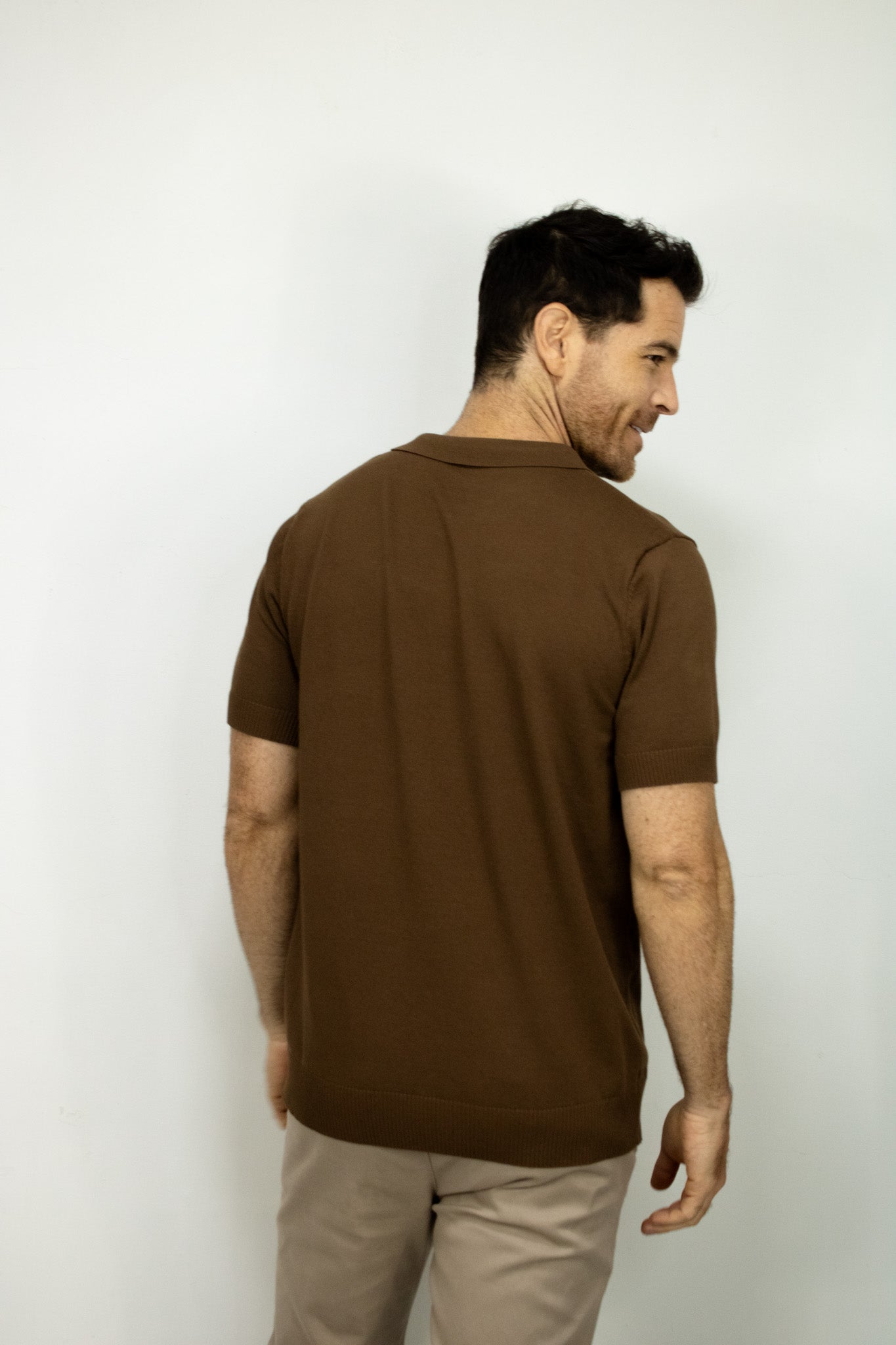 POLO TEJIDA CAFE PARA HOMBRE