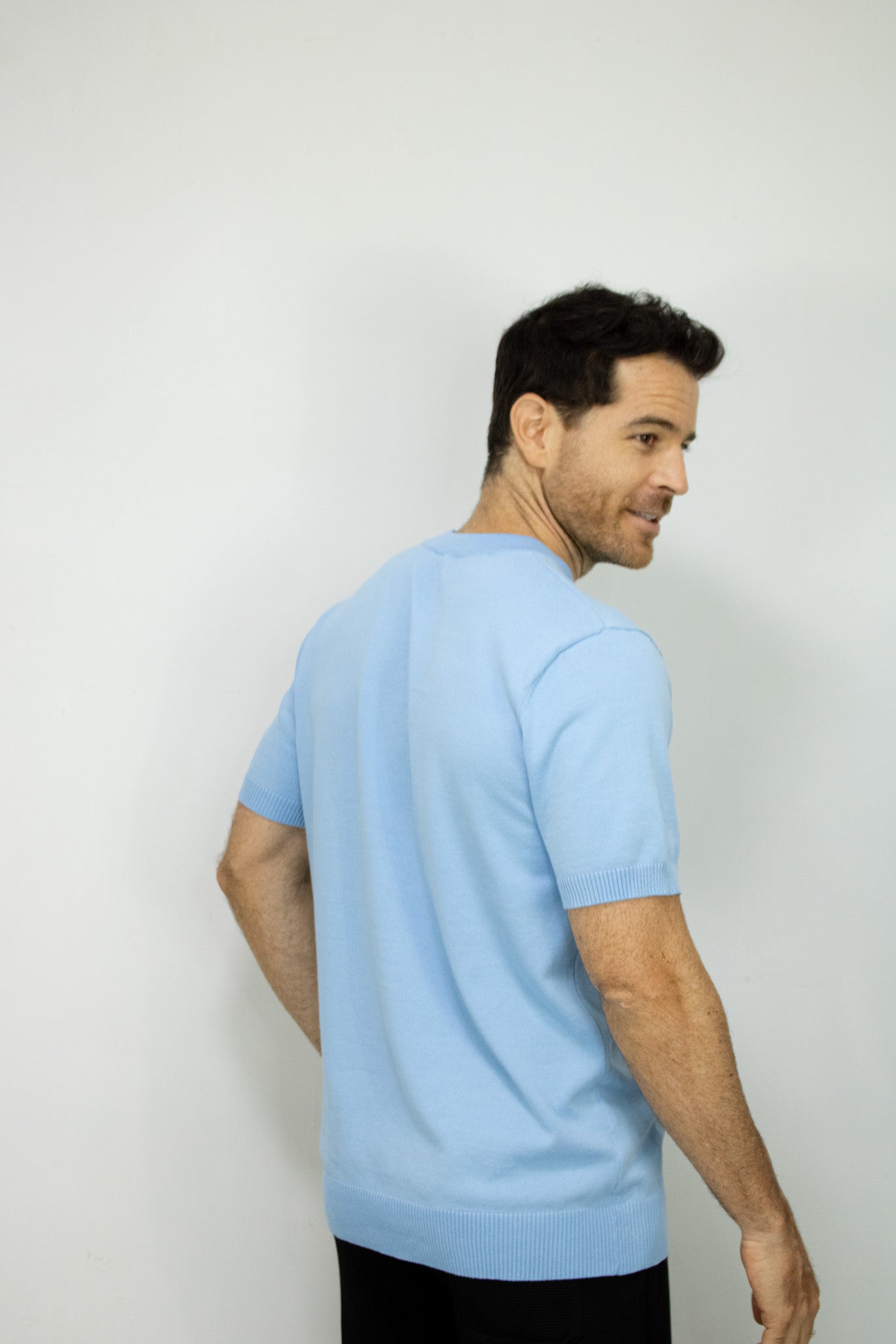 CAMISETA TEJIDA AXUL CLARO PARA HOMBRE