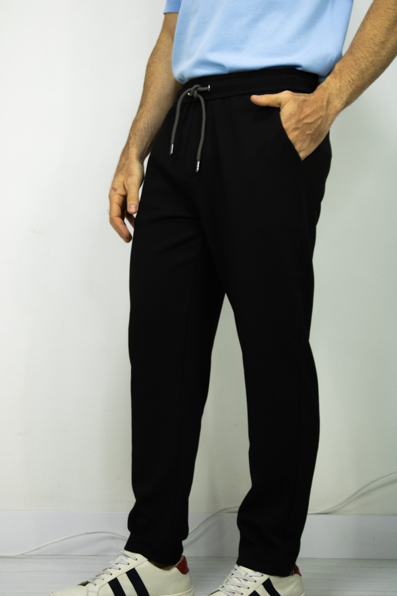 JOGGER TEXTURIZADO NEGRO PARA HOMBRE