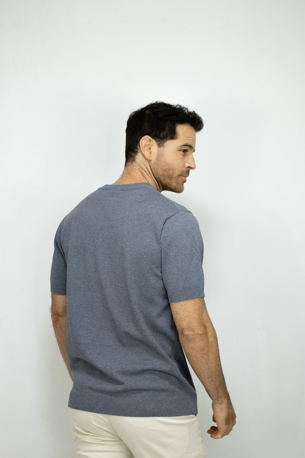 CAMISETA TEJIDA GRIS CLARO PARA HOMBRE