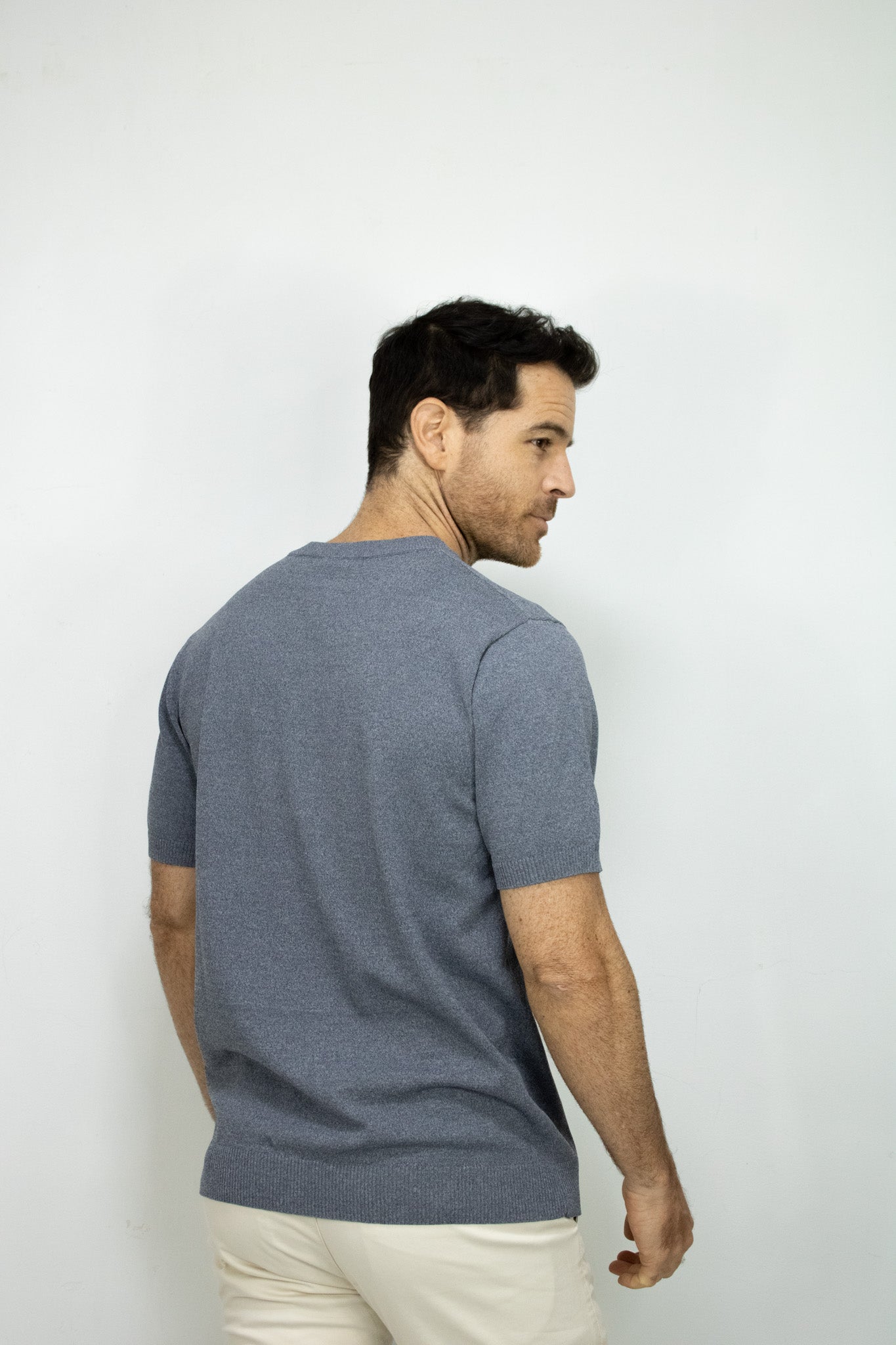 CAMISETA TEJIDA GRIS CLARO PARA HOMBRE