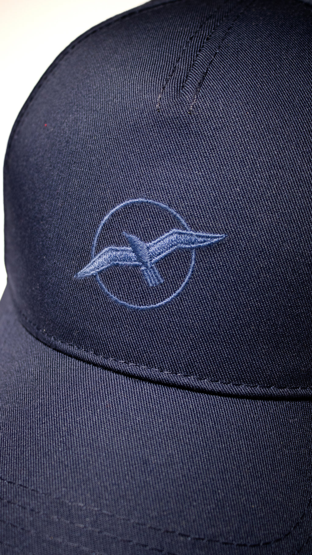 GORRA AZUL OSCURA PARA HOMBRE