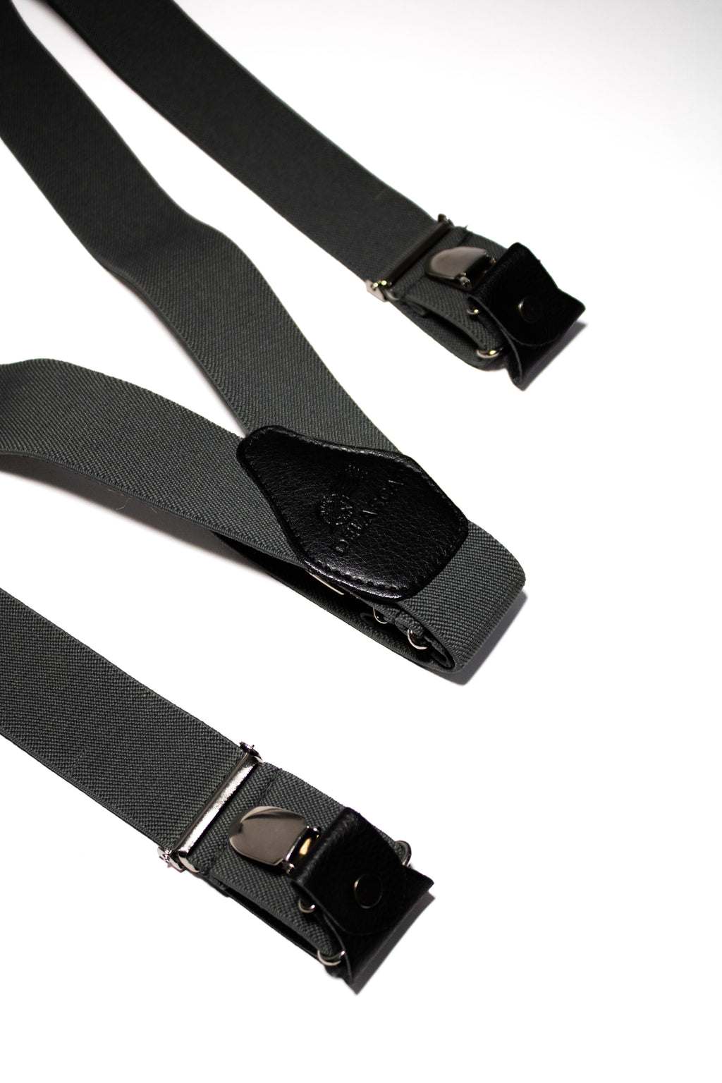 CARGADERA NEGRA PARA HOMBRES