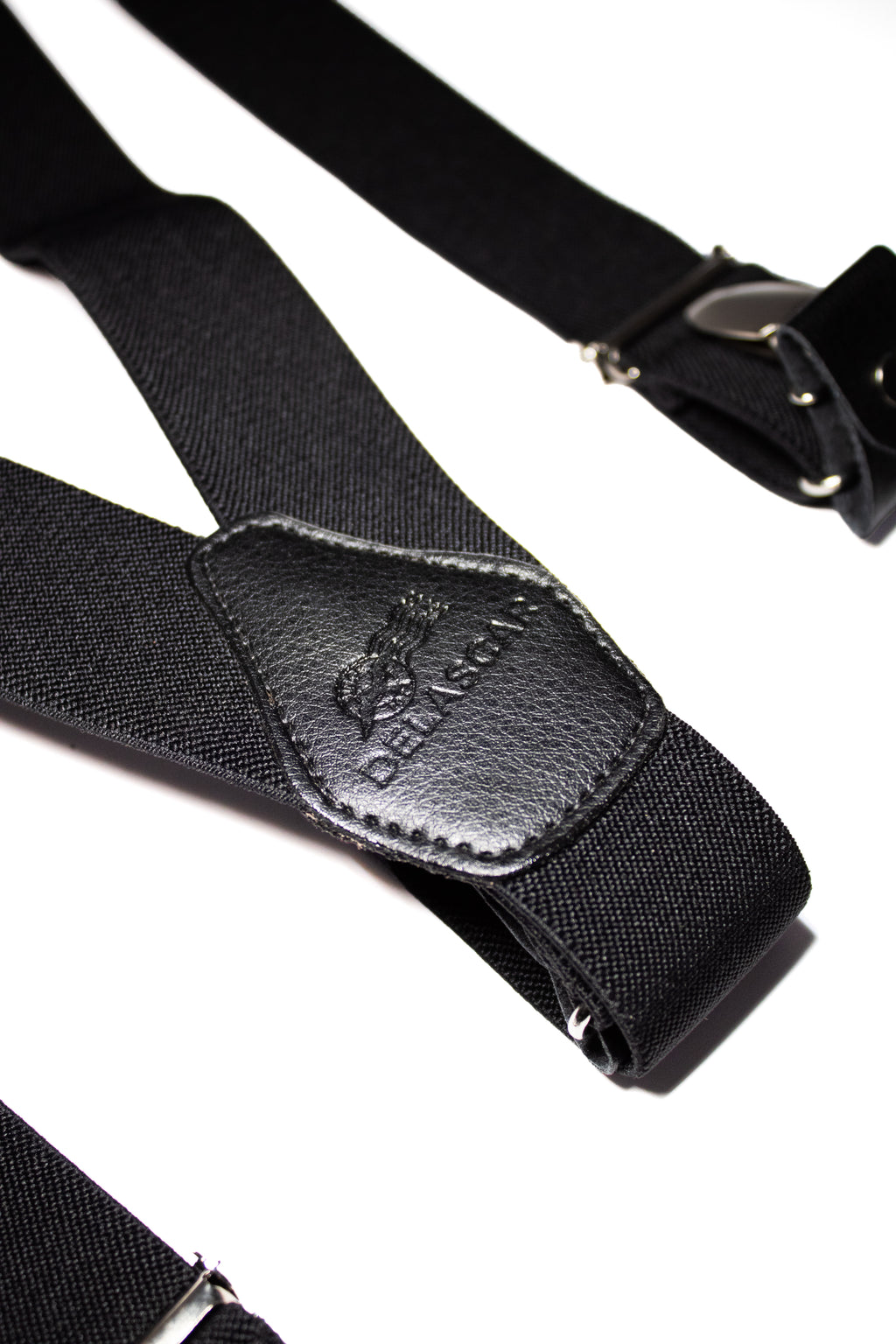 CARGADERA NEGRA PARA HOMBRES