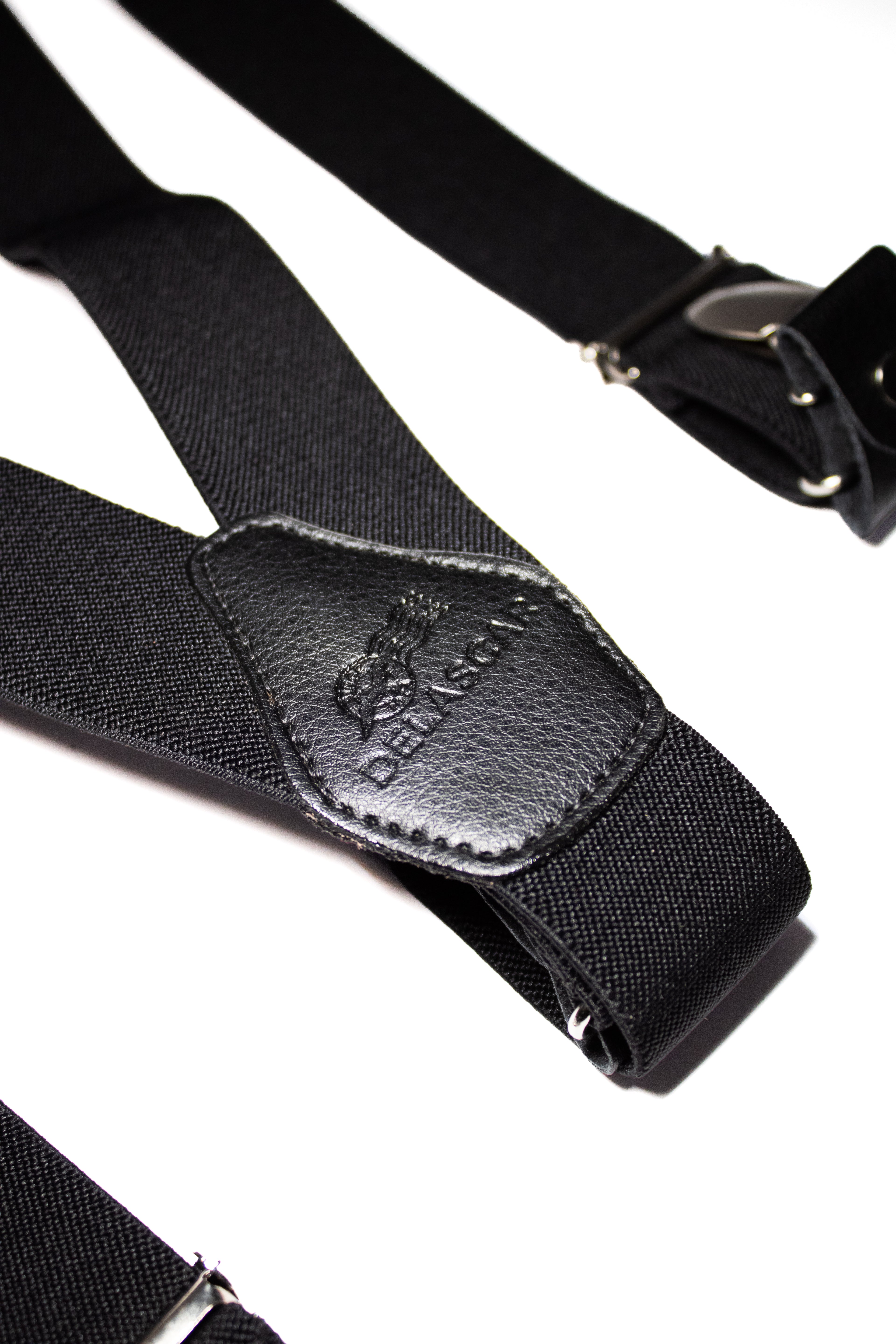 CARGADERA NEGRA PARA HOMBRES