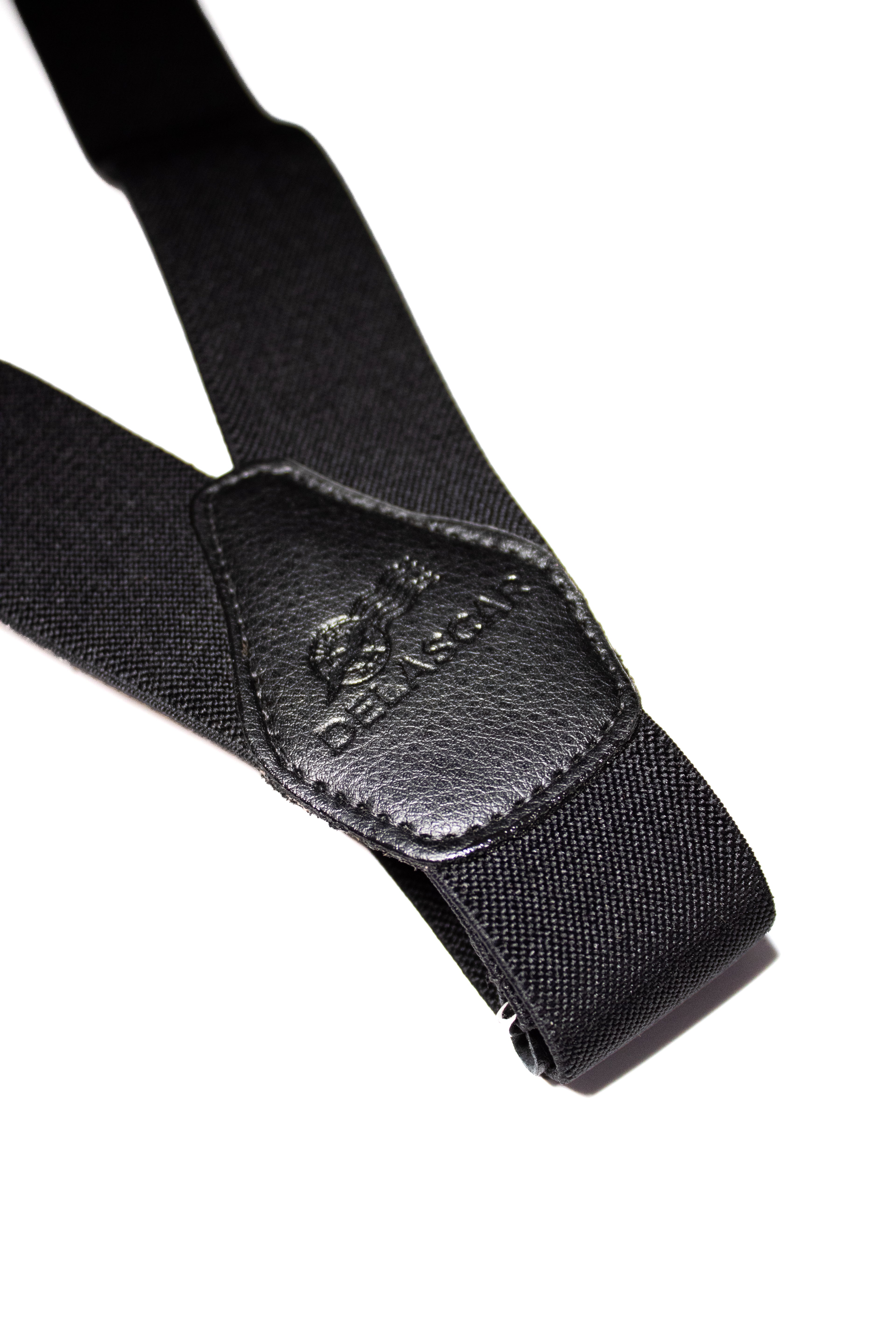 CARGADERA NEGRA PARA HOMBRES