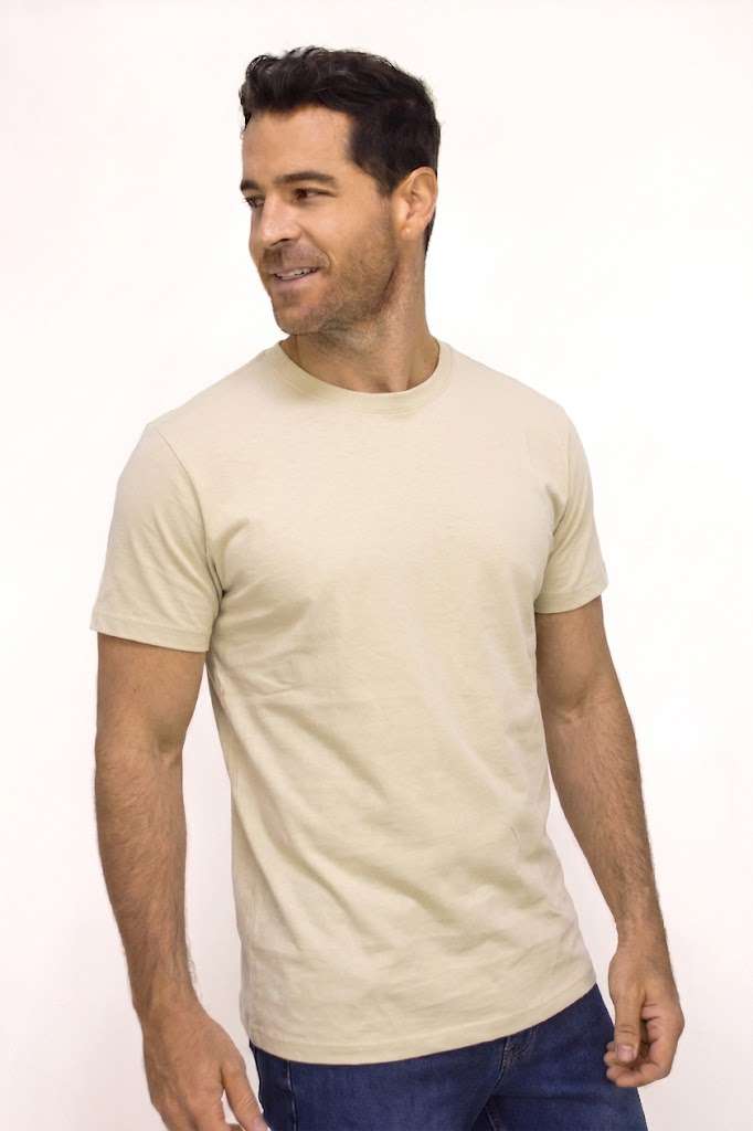 CAMISETA BÁSICA LIVIANA CUELLO REDONDO BEIGE PARA HOMBRE