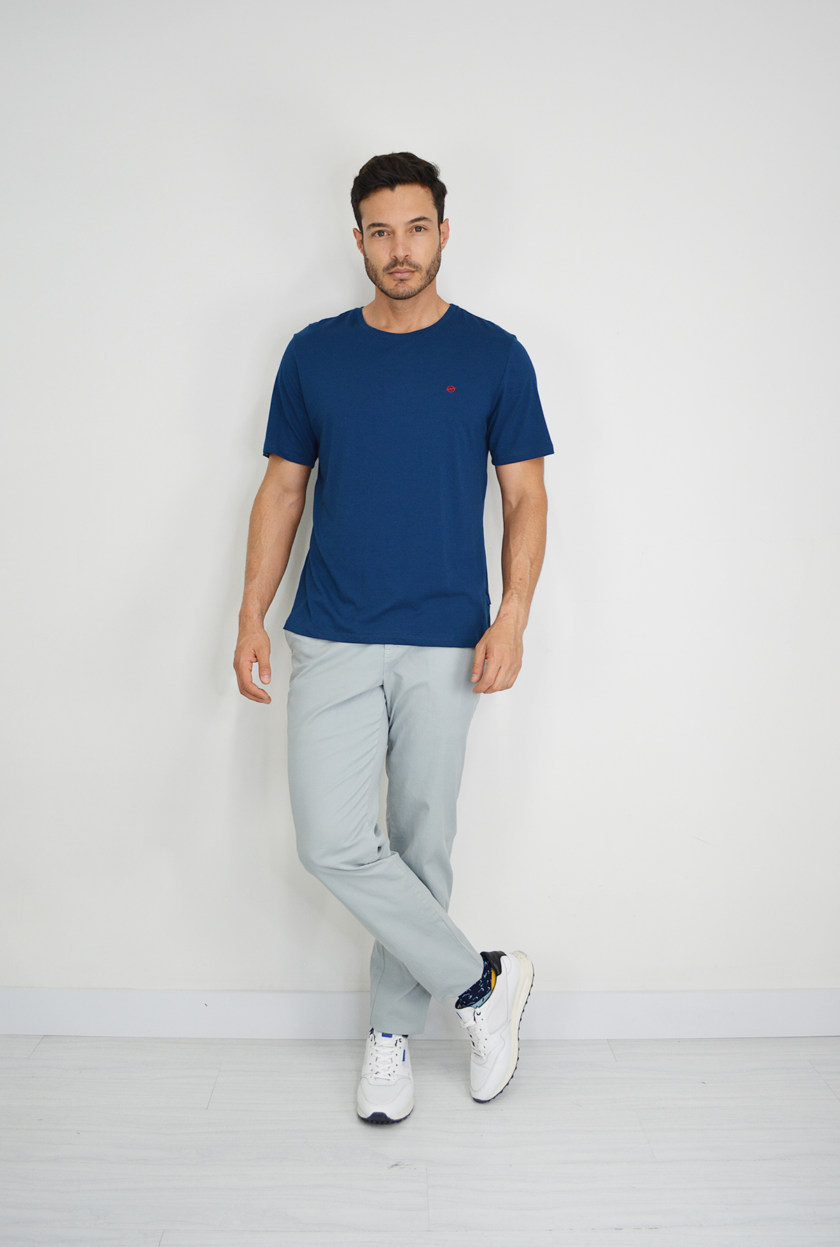 Camiseta Básica Azul Medio Para Hombre TSB002