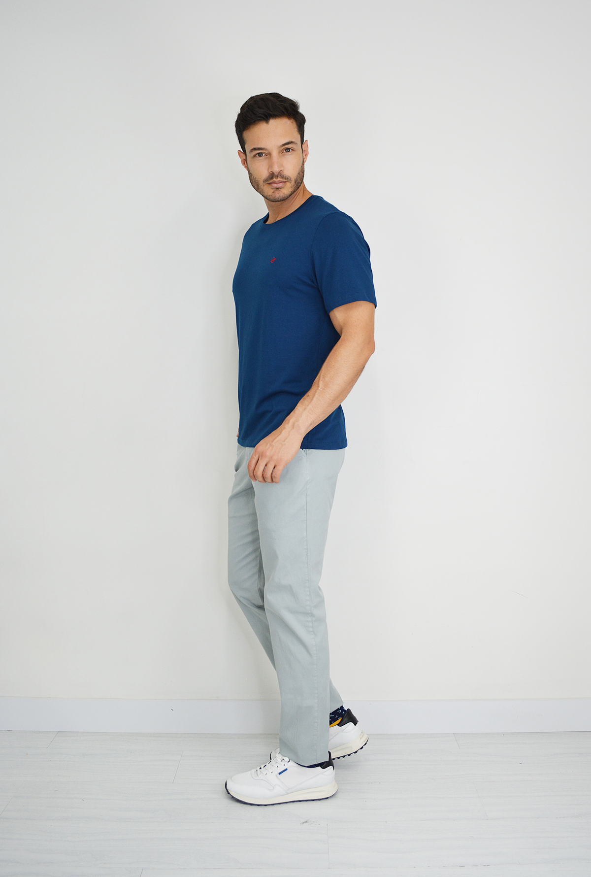 Camiseta Básica Azul Medio Para Hombre TSB002