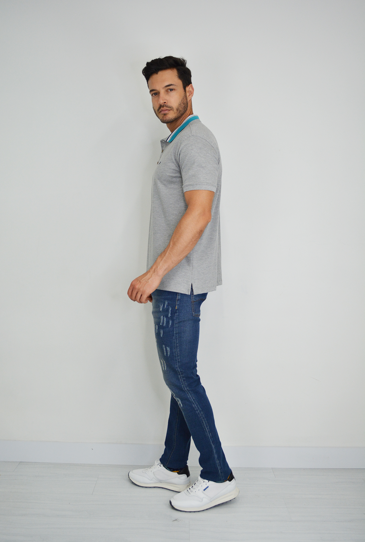 Camiseta Tipo Polo Gris  Para Hombre DMM09-017
